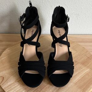 Easy Street Crissa Womens Round Open Toe Stiletto Heel Pumps